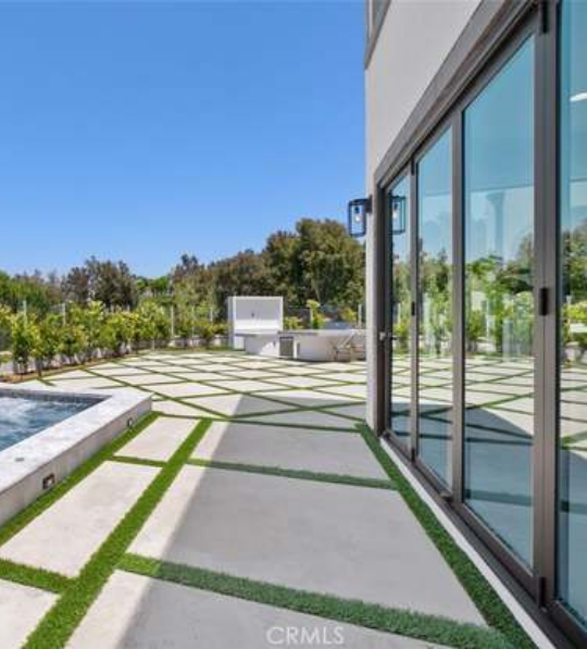 galnew_Vince-after-2